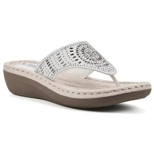 Cliffs by white mountain Women's Sandals